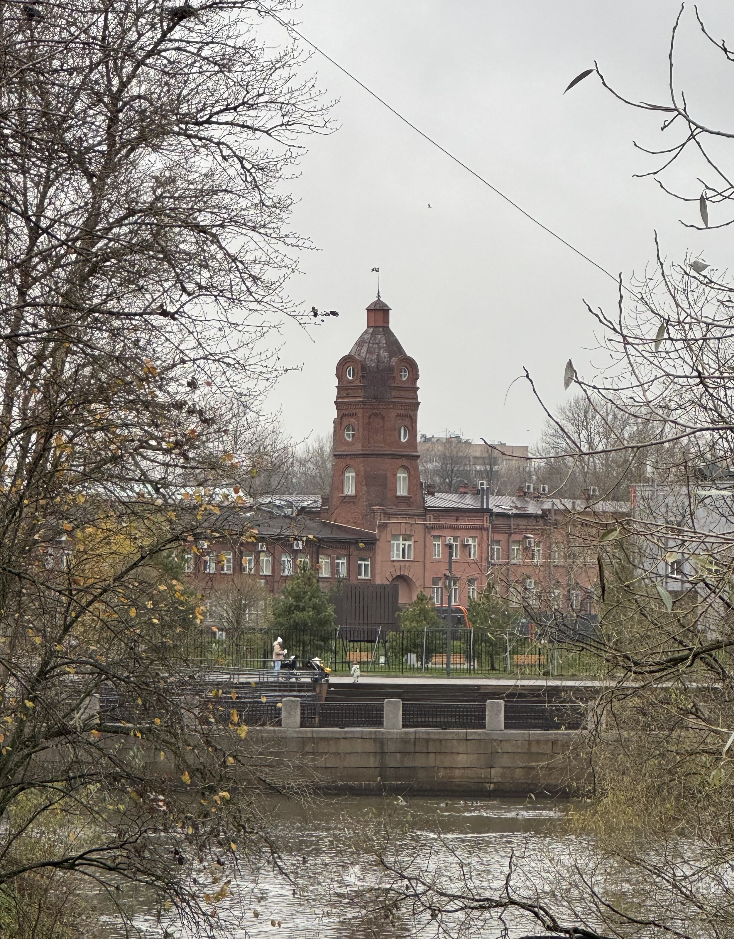 Золотой диксиленд в черных кепках. Малая Охта